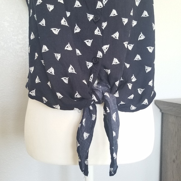 ⛵Forever 21 Nautical Print Short Sleeve Top - Picture 5 of 6